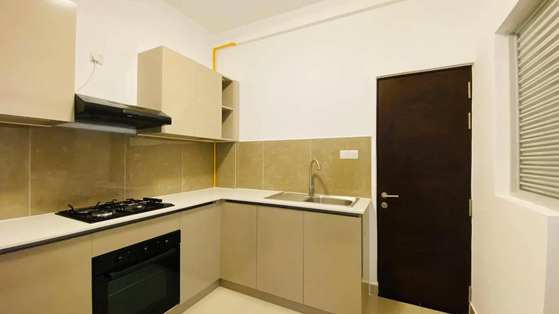 Santorini Resort 3Br Apartment Negombo Kadirana North