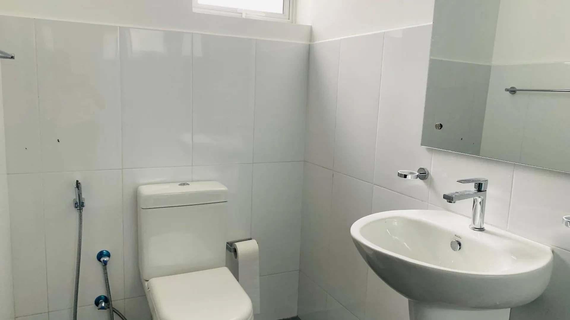 Santorini Resort 3Br Apartment Negombo Kadirana North