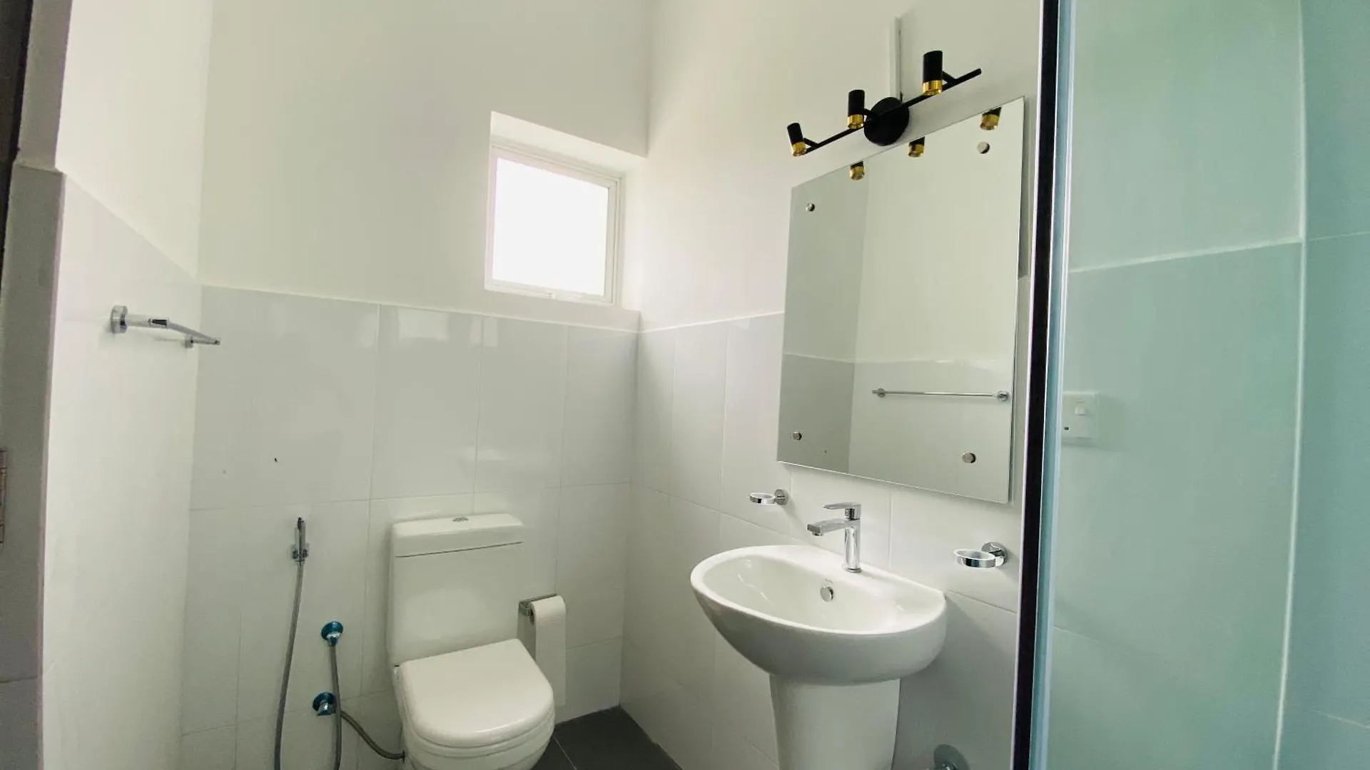 Santorini Resort 3Br Apartment Negombo Kadirana North Sri Lanka